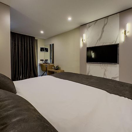 Quality Gold Suite Hotel Antalya Exterior photo