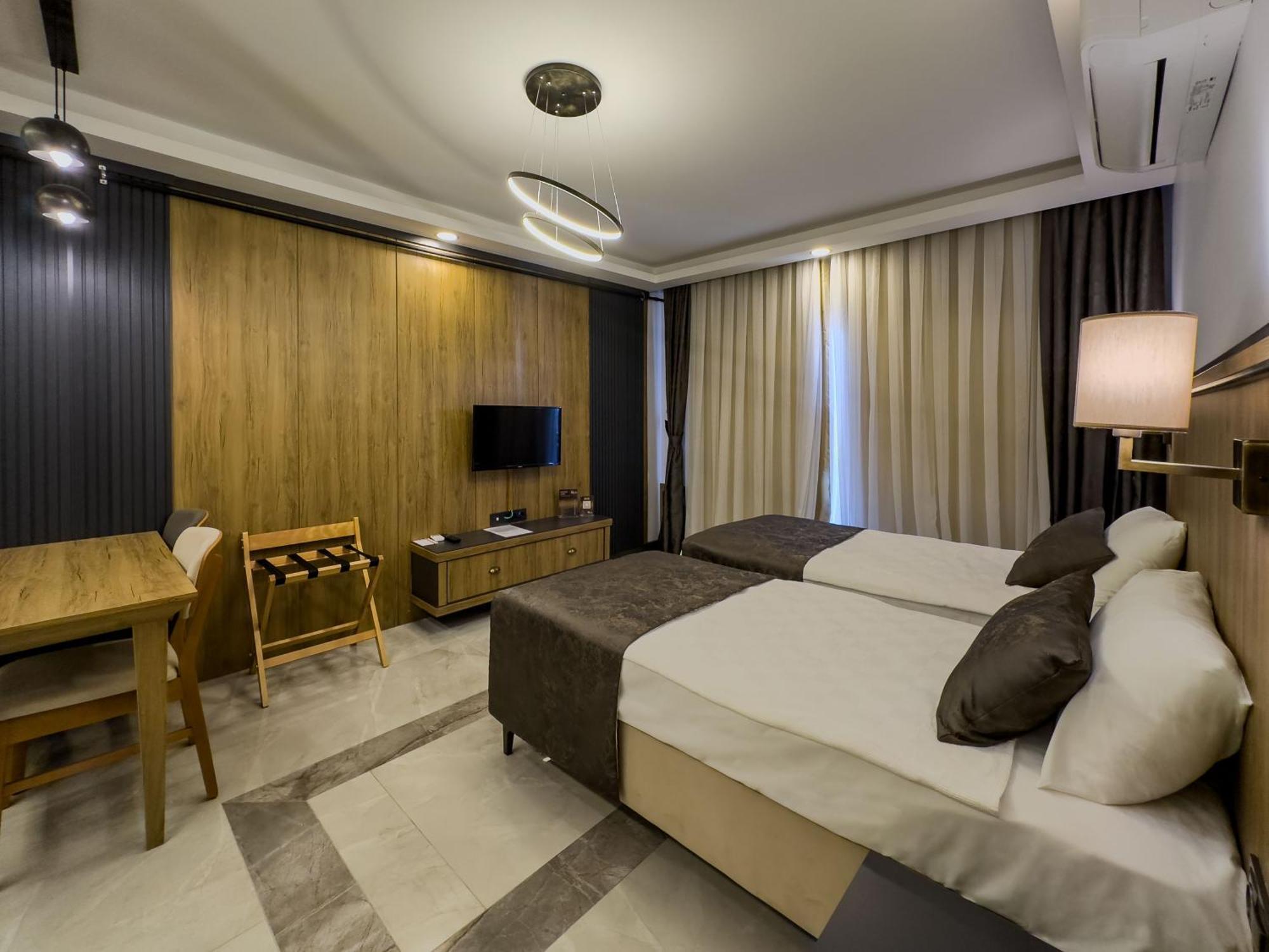 Quality Gold Suite Hotel Antalya Exterior photo